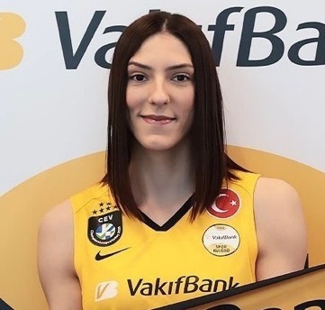 Oy, 莹谁来接一, 联赛中